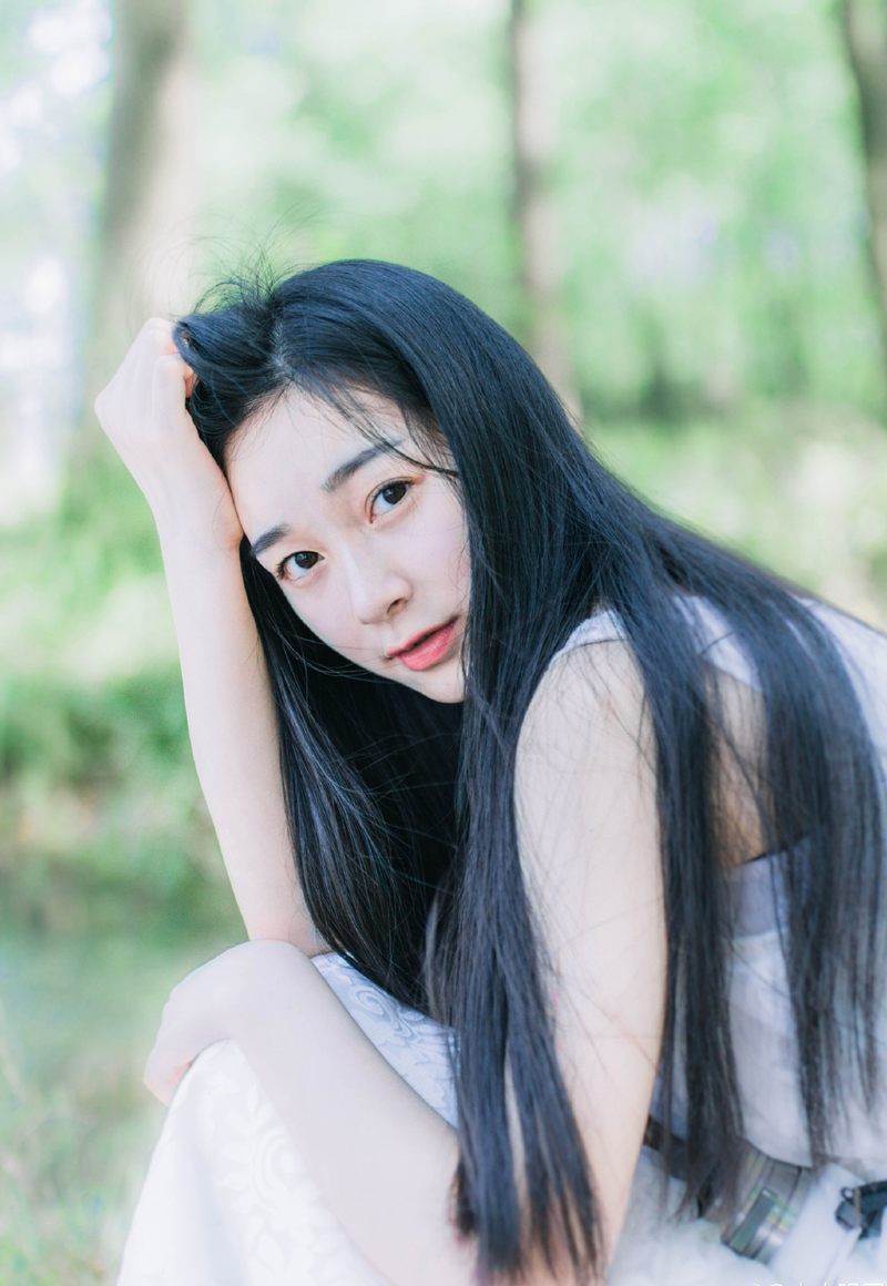 “喏！”跪在地上的夜鹰卫闻言身体一颤，再次向夜鹰拜倒。
